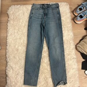 Hollister Ultra High Rise Mom Jean